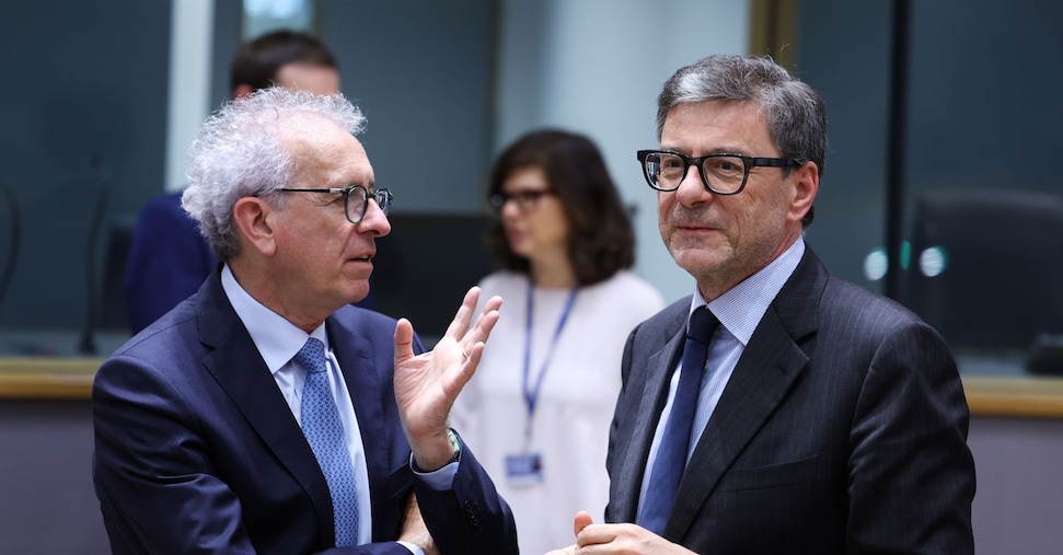 Giorgetti: "En defensa explorar PNRR privado y de extensión"