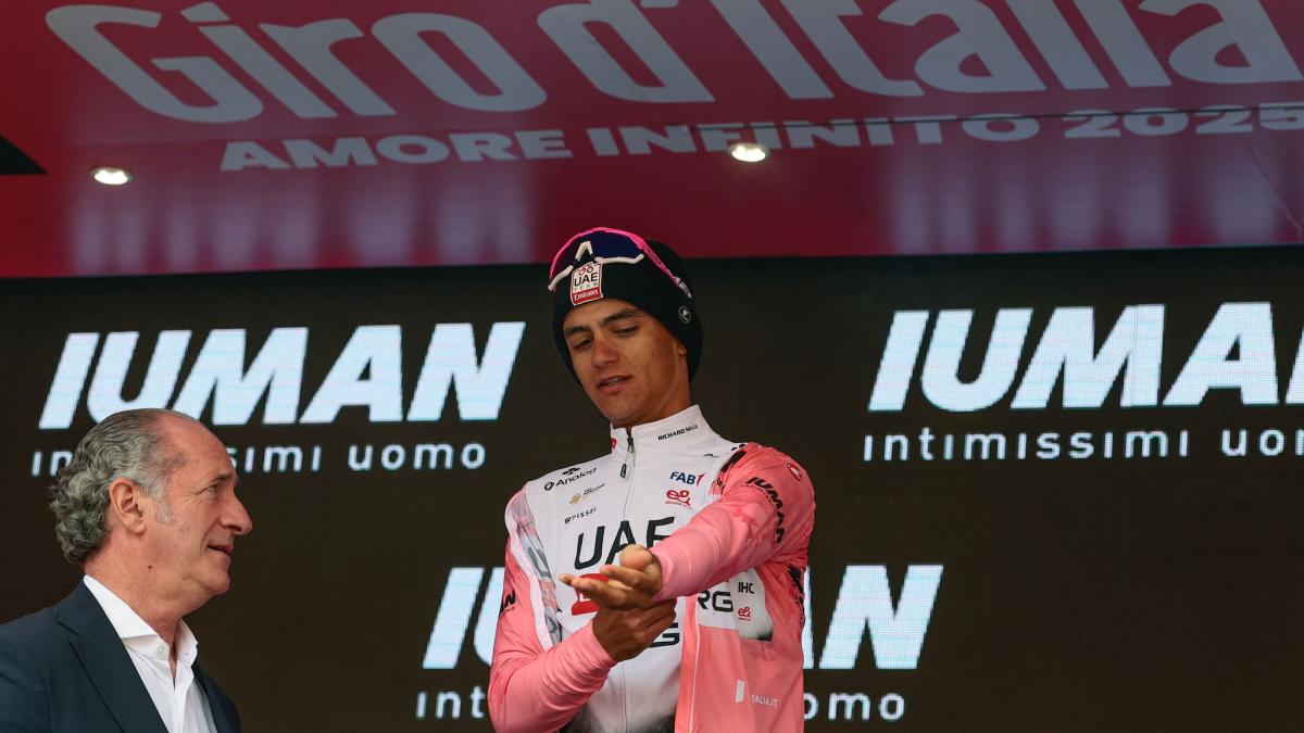 Giro d'Italia, Clasificación general: Del Toro siempre líder, Rogic se