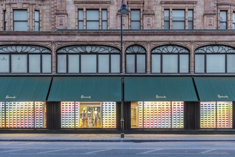 Gran Bretaña: grandes empresas minoristas, incluidas Harrods, víctimas de ataques