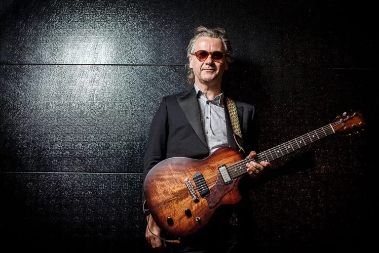 Guy Chambers en la gira 2025