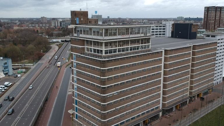 VeemGebouw en Strijp S en Eindhoven (Foto: Omroep Brabant).