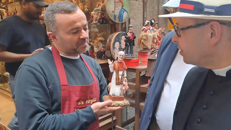 Hecho en un tiempo récord por los artesanos napolitanos en