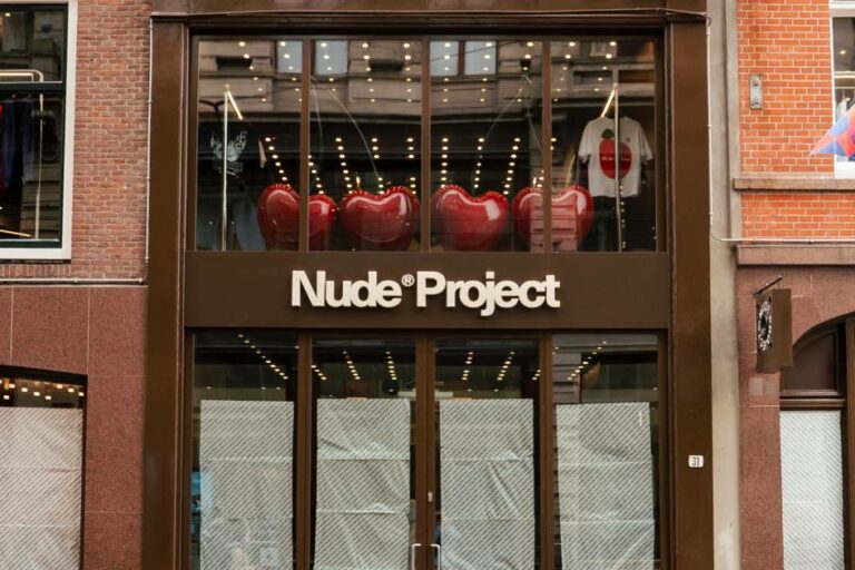 Hola Berlín: Proyecto Nude abre emergentes