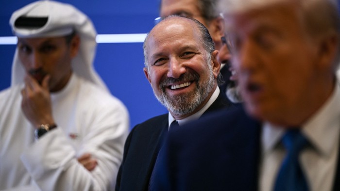 Howard Lutnick vende apuestas de $ 361 millones para cumplir