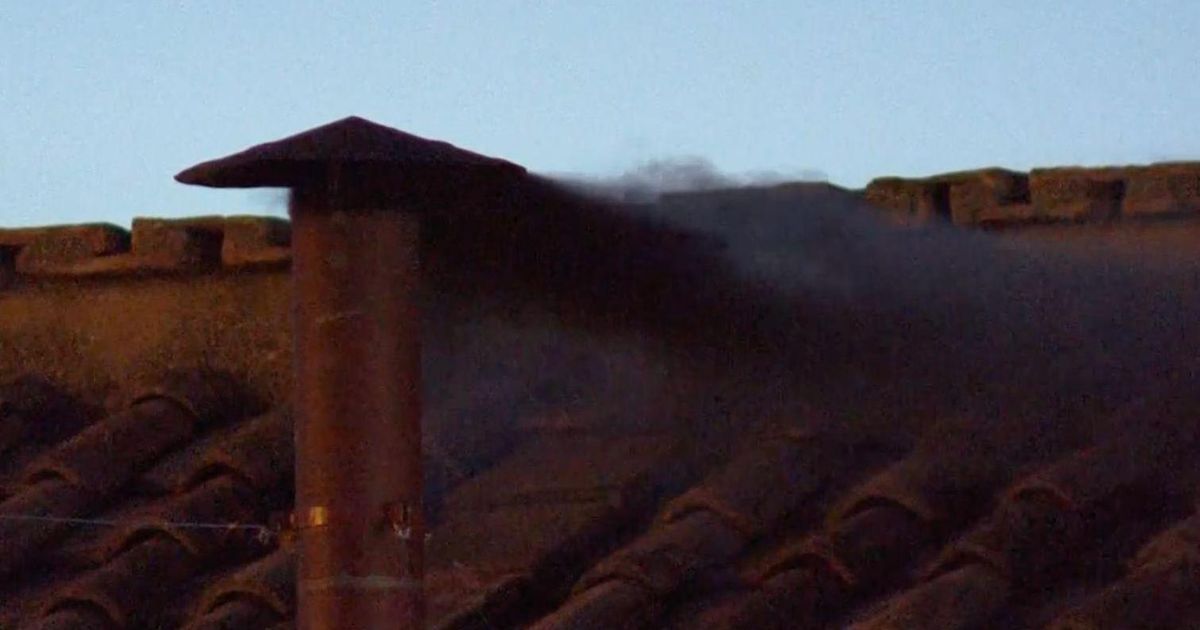 Humo negro: no hay nuevo papa elegido todavía