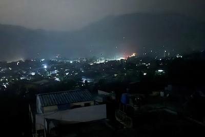 India realiza ataques con cohetes en el vecino Pakistán: explosiones