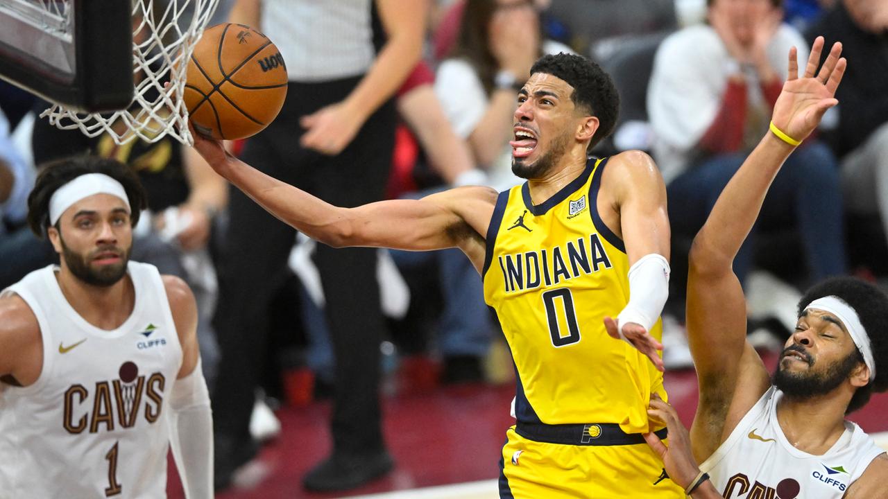Indiana sorprendió a Cleveland nuevamente, Curry lesionado