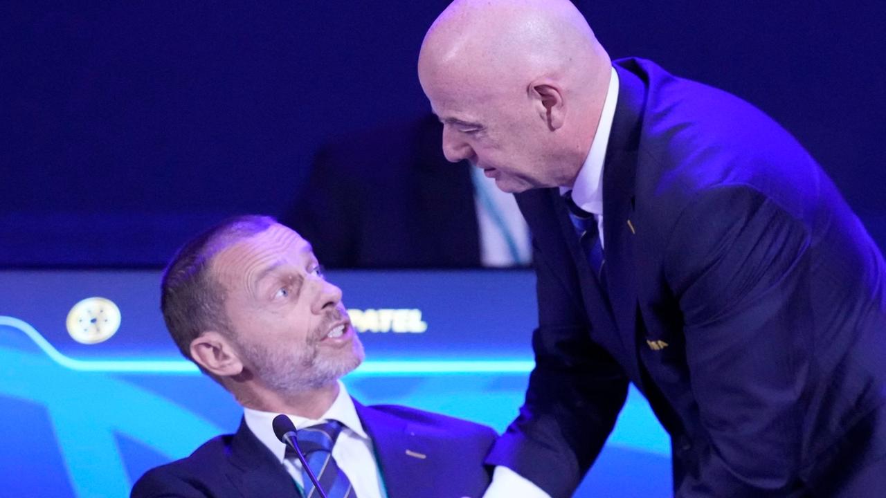 Infantino contra la historia de la UEFA de un conflicto
