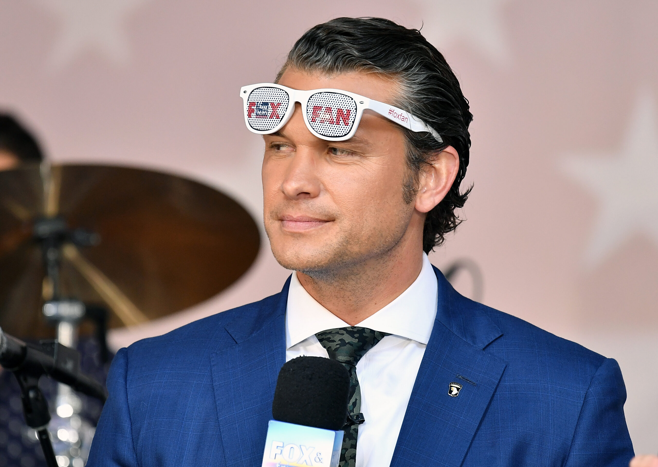 Informe: Hegseth rechazó la ayuda militar para Ucrania sin permiso