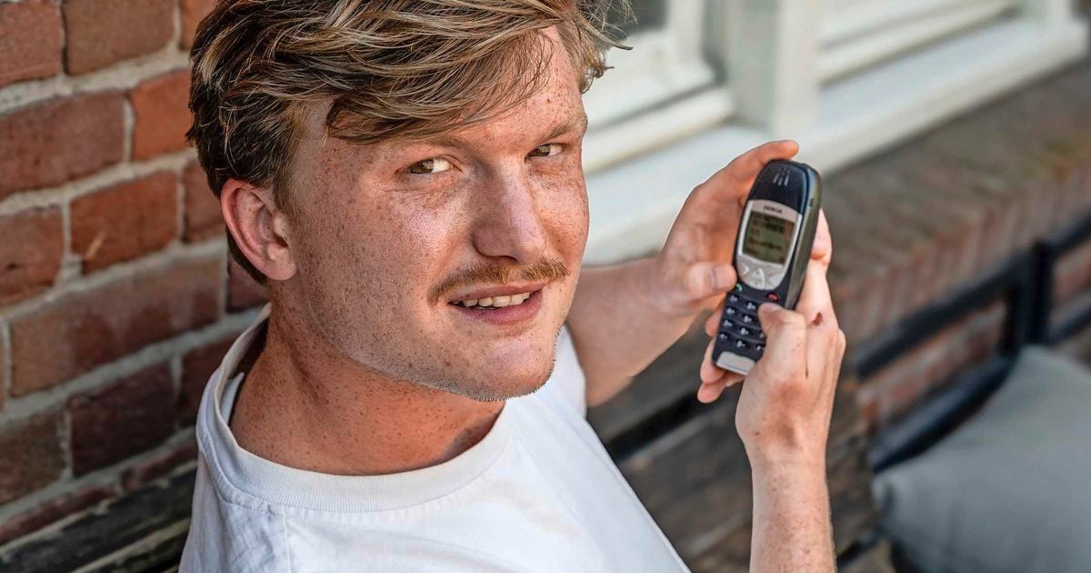 Jacob (23) cambió de teléfono inteligente a Oude Nokia: 'Por