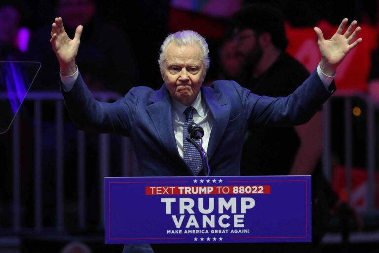 Jon Voight probablemente tenga la culpa de las tarifas cinematográficas