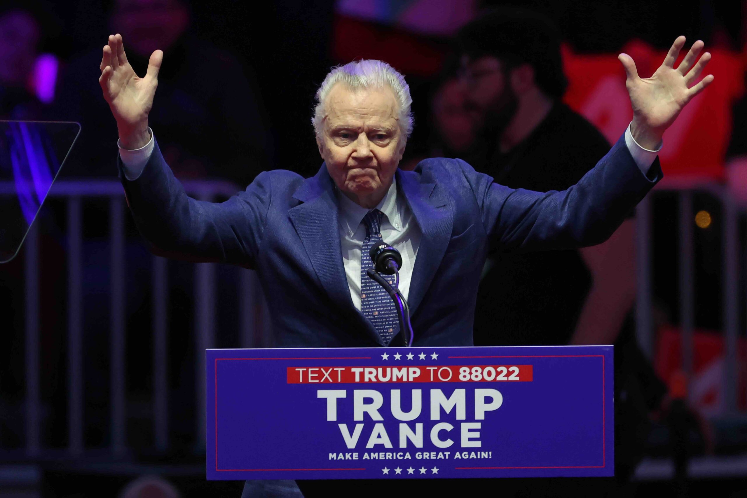 Jon Voight probablemente tenga la culpa de las tarifas cinematográficas