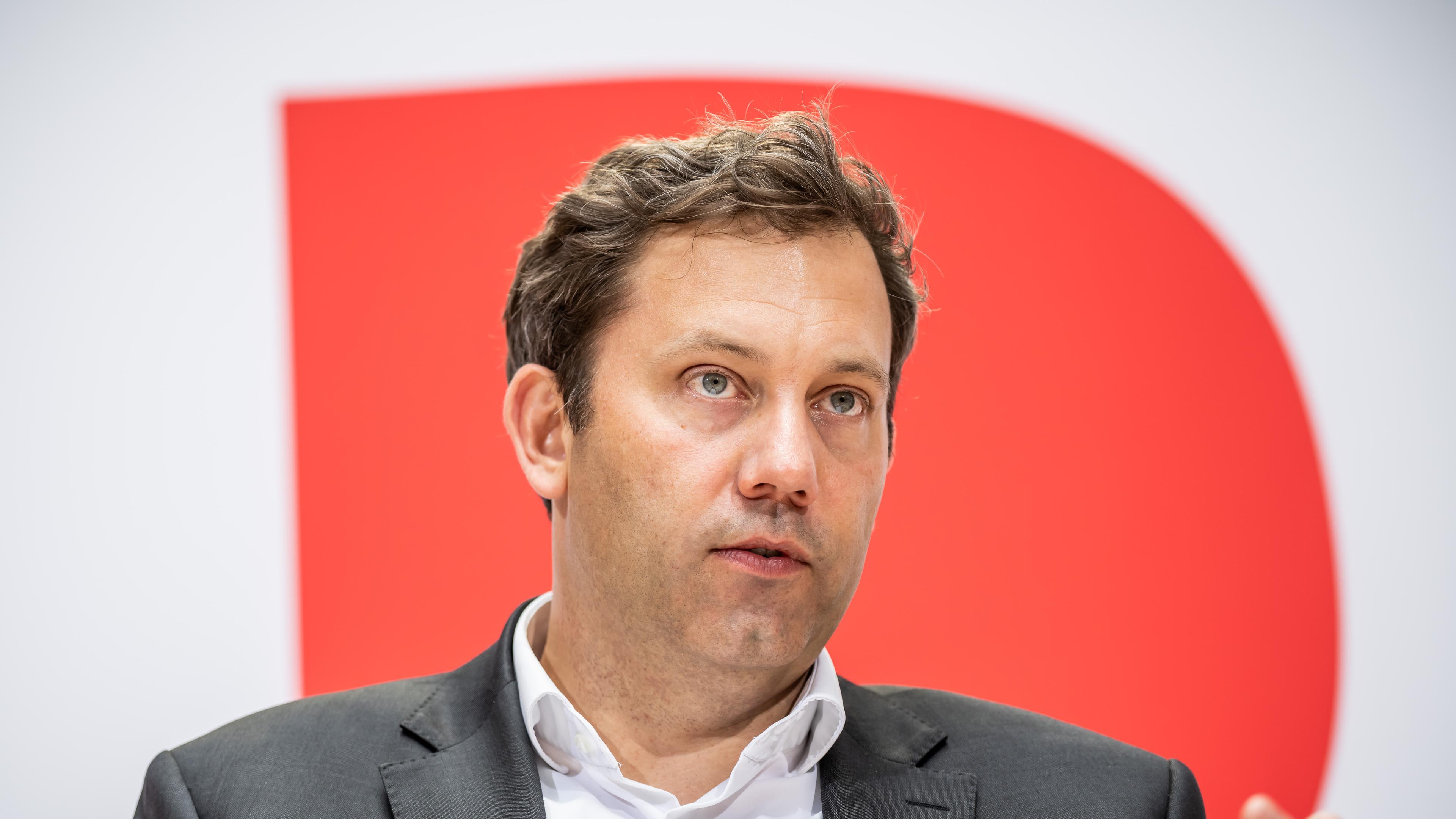 Imagen de archivo: Lars Klingbeil habla en una conferencia de prensa el 12 de junio de 2023 en el Willy-Brandt-Haus.