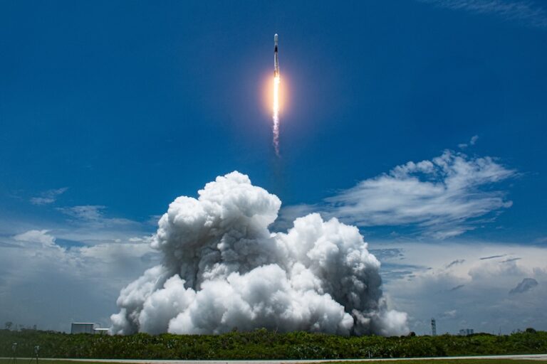 La Fuerza Espacial de EE. UU. y Lockheed Martin lanzan