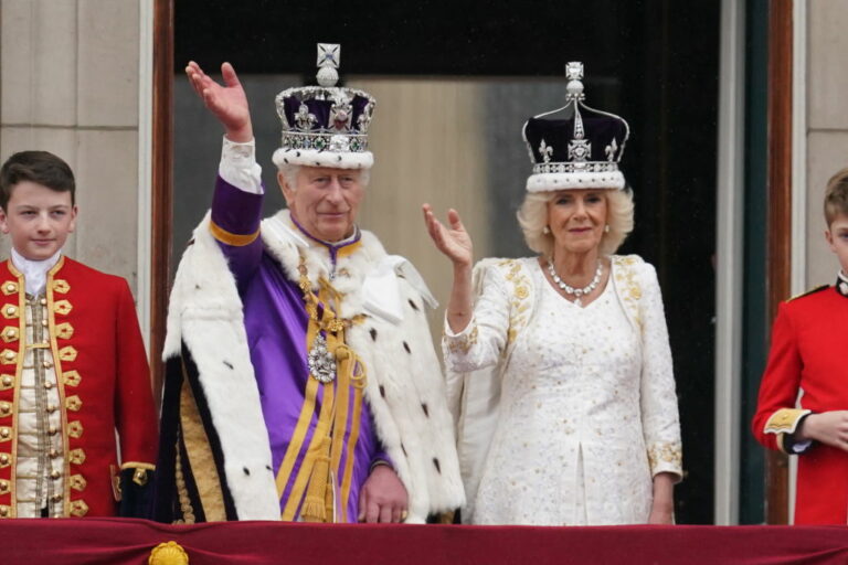 La corona de Maria Di Teck cambia oficialmente su nombre.
