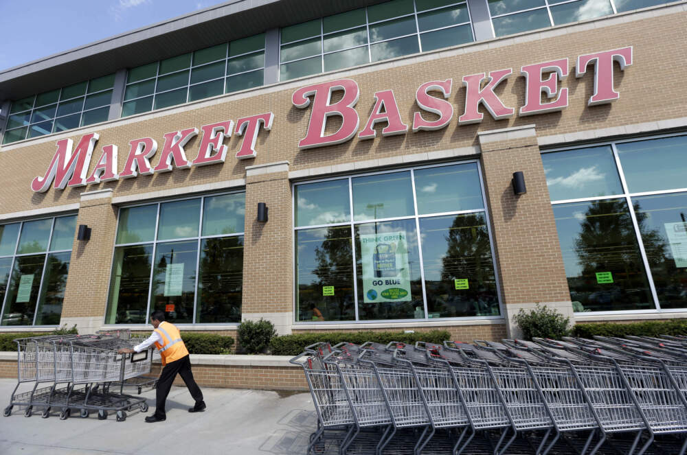 La junta de Market Basket coloca al CEO Arthur T.