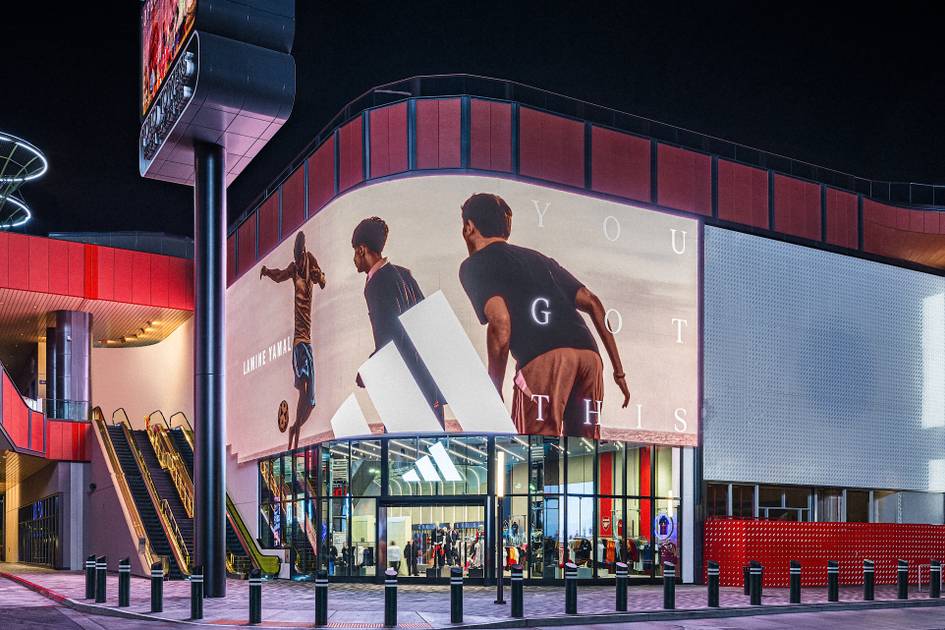 La rivalidad entre adidas y Puma se adapta en una