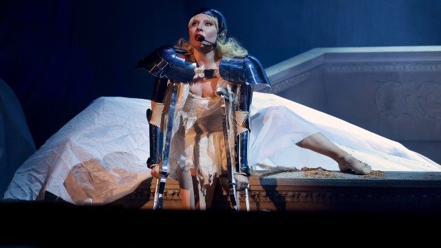Lady Gaga gana el Emmy deportivo, ahora uno lejos de