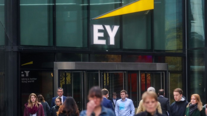 Las fechas de inicio de los retrasos de EY para