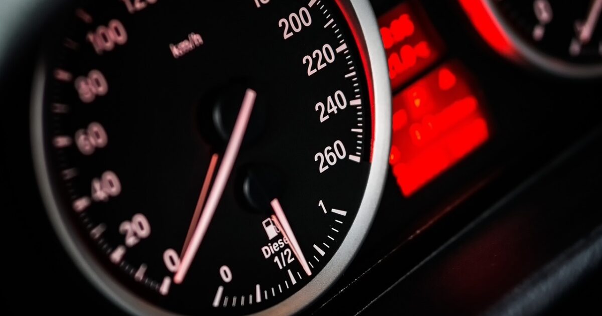Las violaciones de velocidad continúan aumentando en West Flanders: "Deben