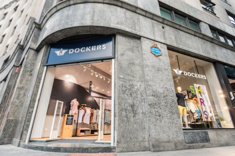 Levi Strauss vende Dockers a auténtico Grupo de Brands