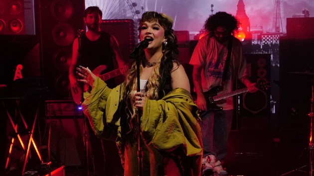 Lola Young dice la nueva canción 'One Thing' es 'liberador