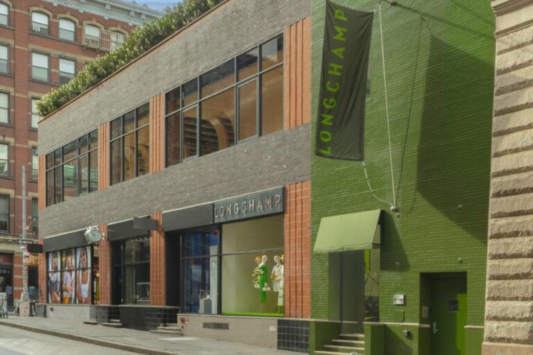 Longchamp inventa su tienda insignia en Soho New