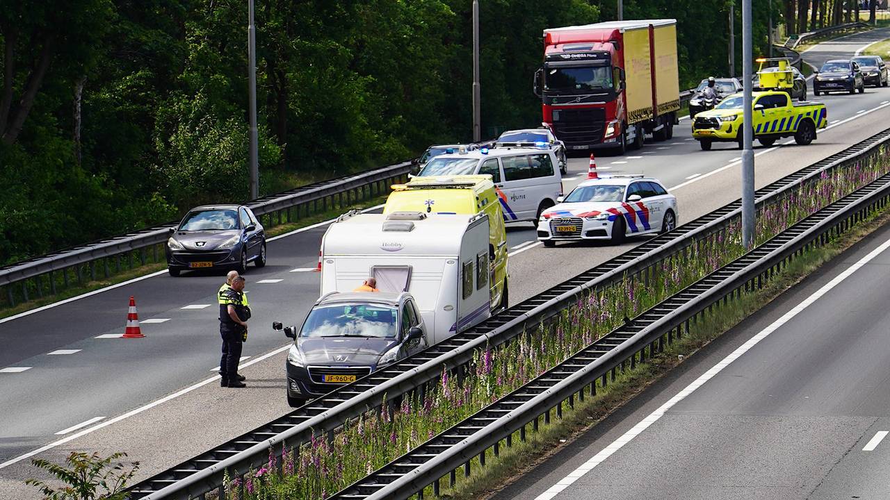 Los carriles A27 cerrados después del accidente, retraso de veinte