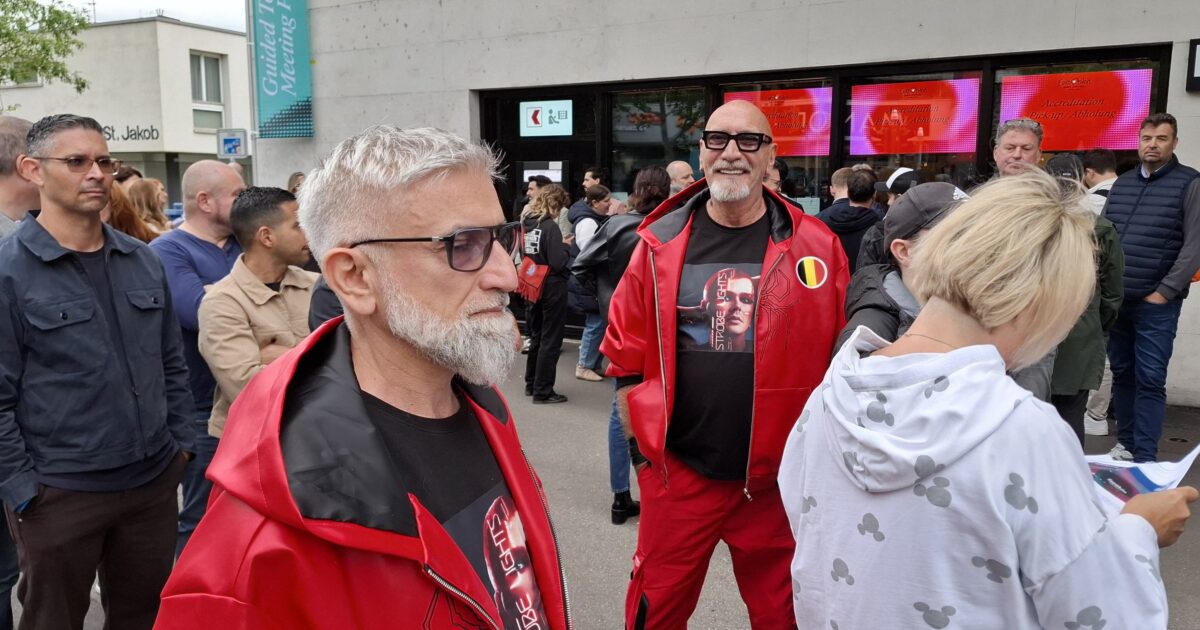 Los fanáticos están listos para semi -finales con Sebastian rojo,