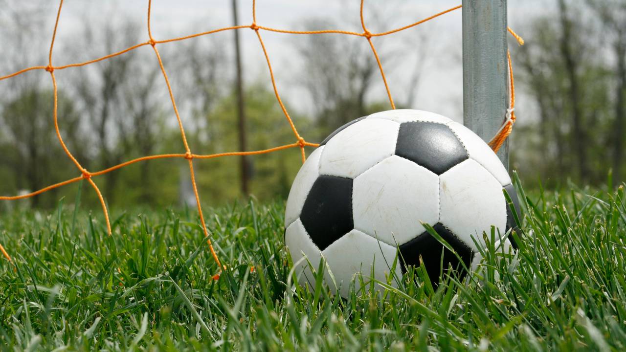 Los jugadores de VV Gestel se portan mal y son