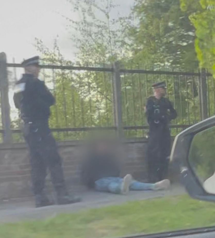 Los policías persiguieron al sospechoso de terror en mi casa,