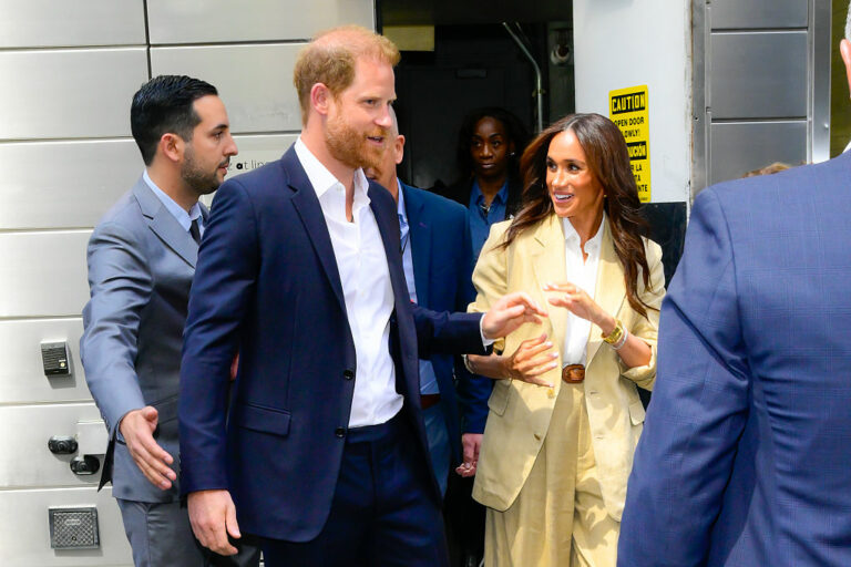 Los verdaderos expertos en disputas familiares, Harry y Meghan habrían