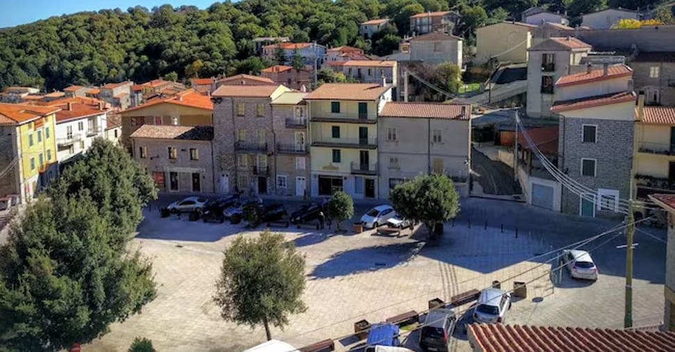 Lucha contra la despoblación de Sardinia, desde casas hasta 1