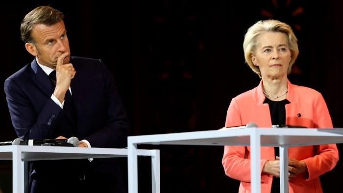 Macron dice que la represión académica de Trump nos amenaza
