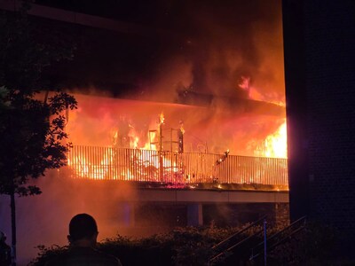 Madre (42) murió en un incendio en el edificio de