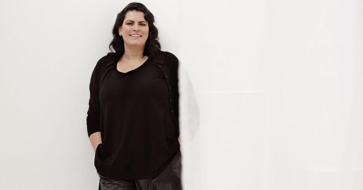 Manon (45) tiene Crohn y MS, pero no recibió un