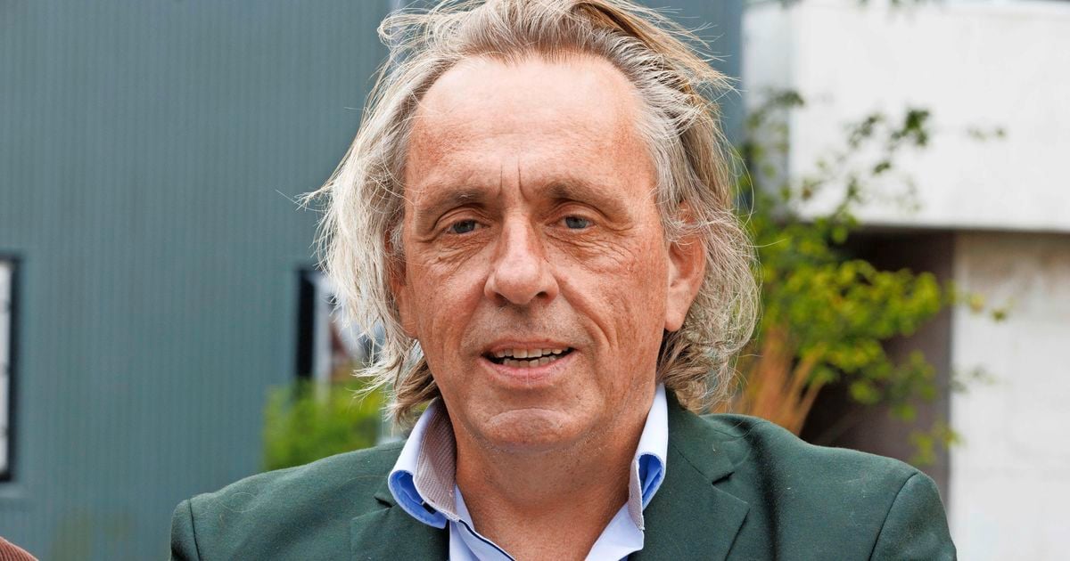 Marcel Van Roosmalen mantiene la fe en la supervivencia Vitesse: