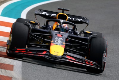 Max Verstappen no puede cobrar el polo y cae al