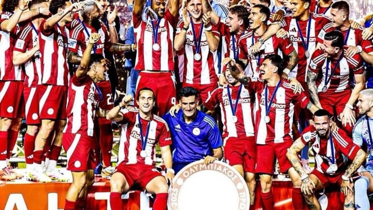 Mensaje de felicitación a Yusuf Yazıcı, quien usa la camiseta