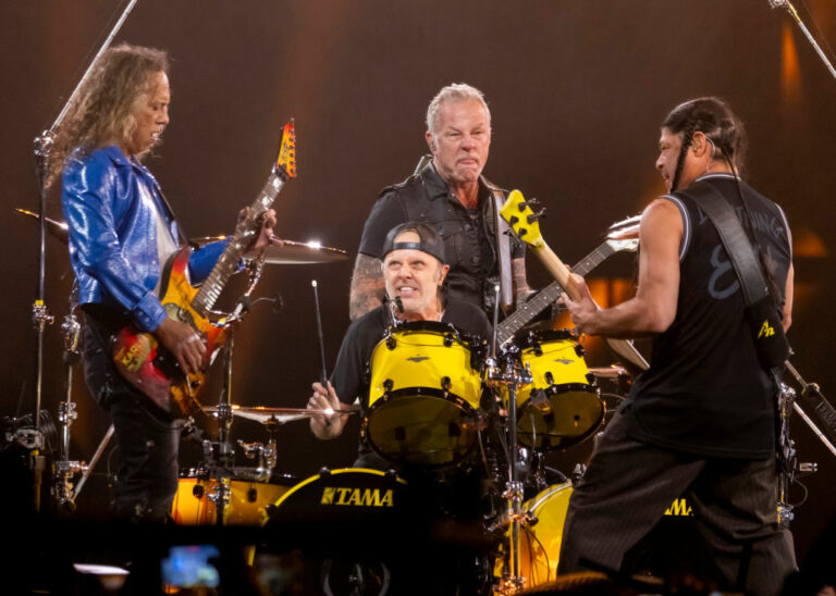 Metallica: doble terremoto en "Enter Sandman"