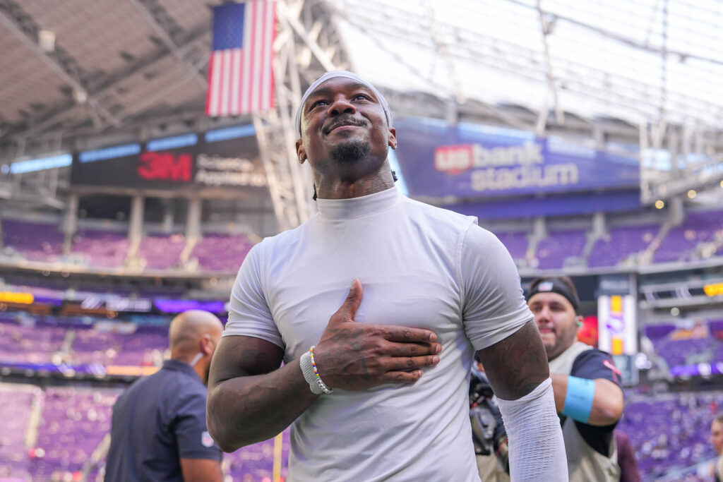 Mike Vrabel responde al video de Stefon Diggs.