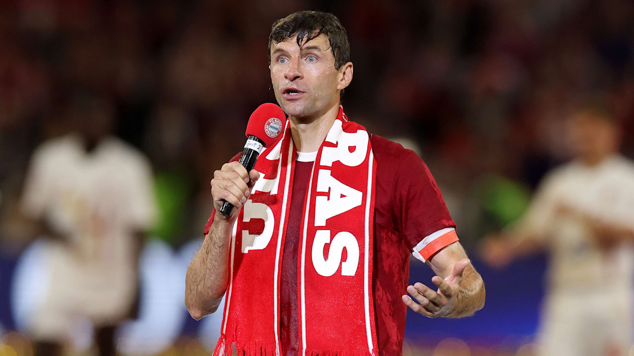 "Mírame ..." - Müller cuenta una broma divertida cerca del