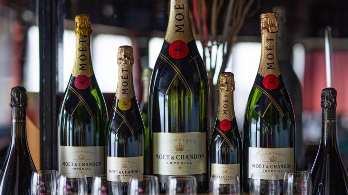 Moët Hennessy para cortar el 10% de la fuerza laboral
