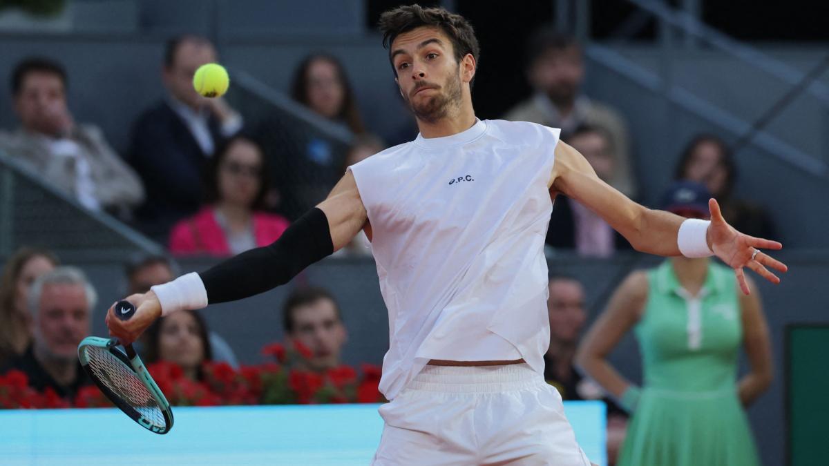 Musetti intenta, pero nada final: Draper juega como campeón y