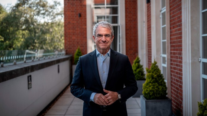 Nestlé Boss dice que su predecesor "debilitó la tela" de
