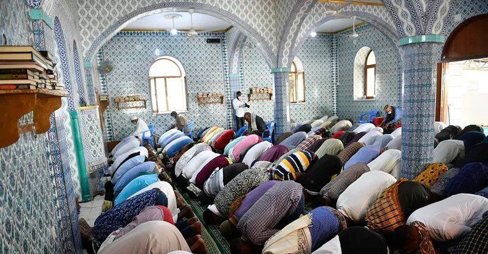 Niños en la mezquita durante el viaje escolar: el ministerio