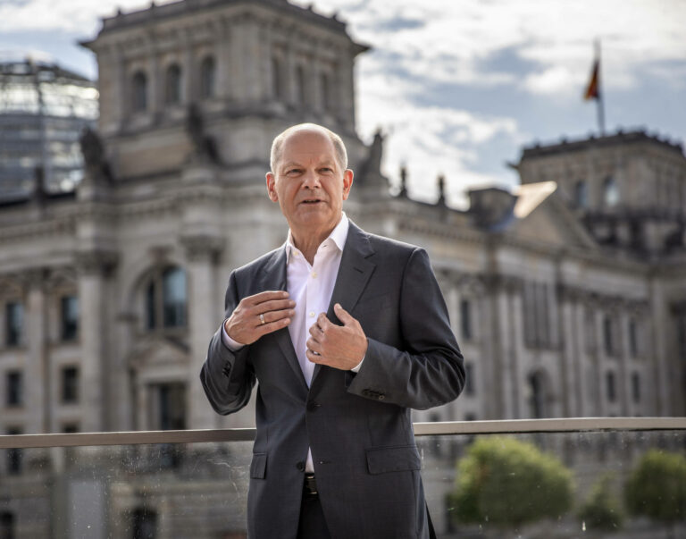 Olaf Scholz: Hay Beatles, Bach y Aretha para el Zapfentreich