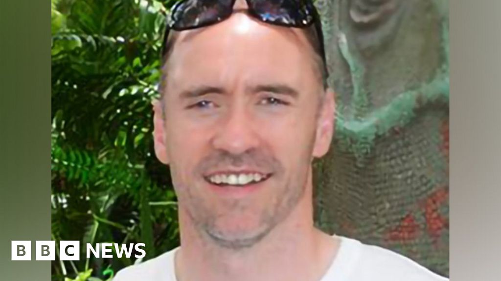 Padre de tres, Paul Doyle, acusado por el accidente en