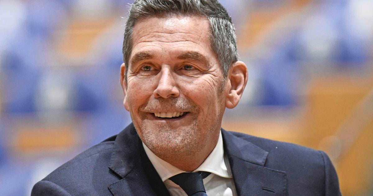 Países Bajos no escuchados dio al ex MP PVV 75,000