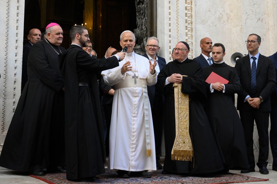 Papa Leo XIV en el santuario de la madre del buen consejo en Genazzano, Italia.